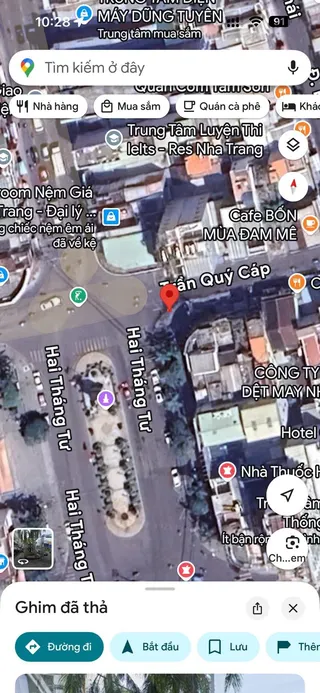 Ảnh tìm kiếm: Nhặt được đồ: Fb Bạn Lương Thế Công nhặt được bịch "Tiền" này ở cây đèn đỏ, đèn xanh…